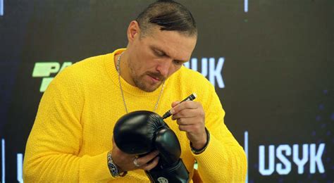 Ołeksandr Usyk chce bronić tytułu w Warszawie Na razie mistrz wagi