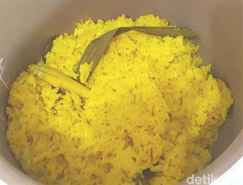 resep nasi kuning rice cooker  praktis