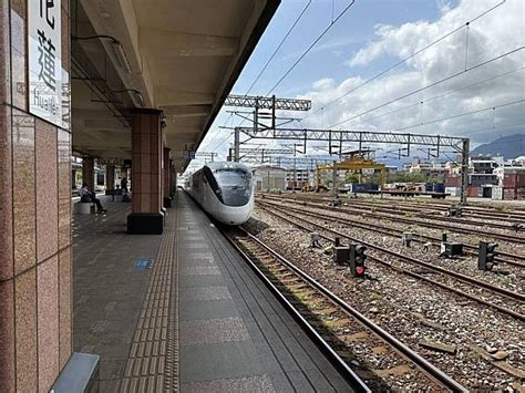 台鐵擬檢討列車班表 增加通勤尖峰時段列車 中央通訊社 Line Today