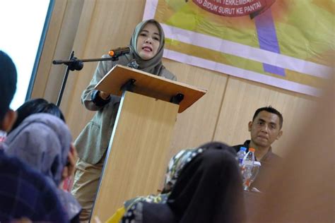 Nurul Hidayat Sosialisasi Perda Perlindungan Guru Sulselekspres