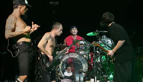 chilango Escucha la nueva canción de los Red Hot Chili Peppers