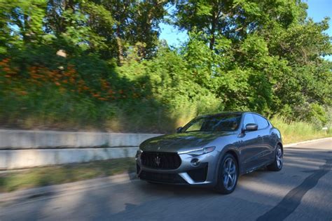 2019 Maserati Levante Trofeo Review - GTspirit