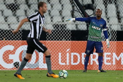 Ídolo No Botafogo Jefferson é Dúvida Para Encarar O Palmeiras