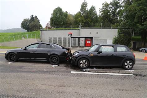 Stadt St Gallen Erheblicher Sachschaden Nach Auffahrkollision