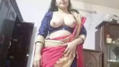 Desi Cute Boudi Momo Show Her Boobs Desi Porn Video