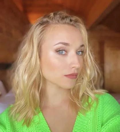 Alexandra Lamy Sa Fille Chlo Jouannet Fait Grimper La Temp Rature En Bikini Vert Fluo Sur