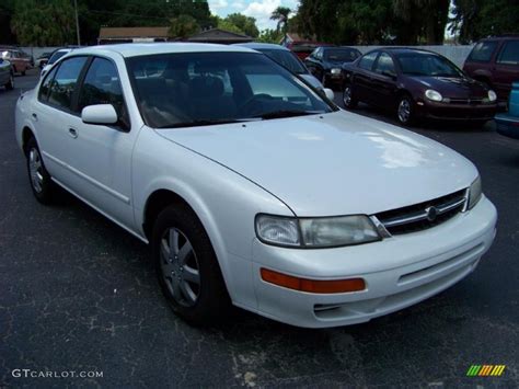 1997 Cloud White Nissan Maxima Gxe 32391902 Photo 10