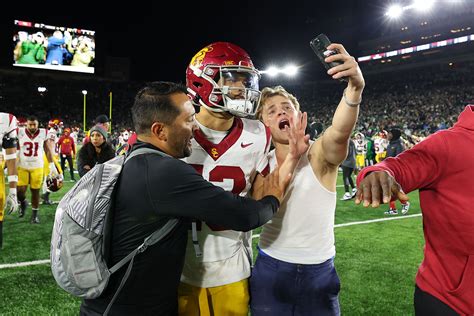 Usc S Caleb Williams Fires Back At Notre Dame Nails Troll