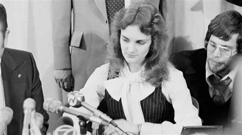 24 Disturbing Facts About The Patty Hearst Kidnapping