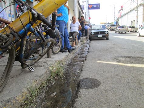 TIEMPO DE NARANJOS Sucesos SIGUEN LAS FUGAS DE AGUA