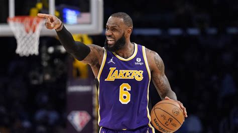 Fuentes LeBron James firmará contrato por 2 años con los Lakers