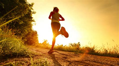 5 Powerful Ways Running In Nature Can Help You Weather The Pandemic