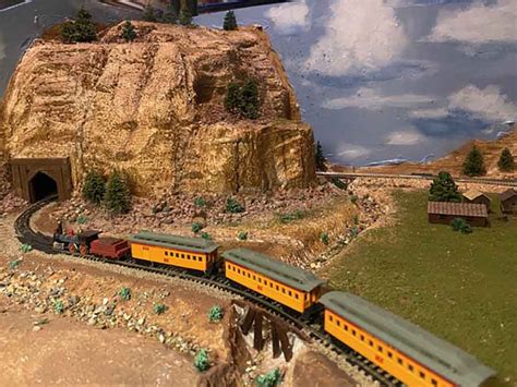 N scale 2x3: Mike's - Model railroad layouts plansModel railroad ...