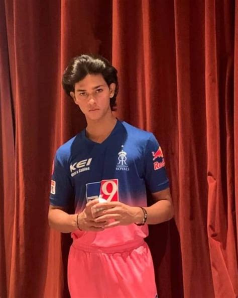 yashasvi jaiswal wiki age height girlfriend net worth ipl