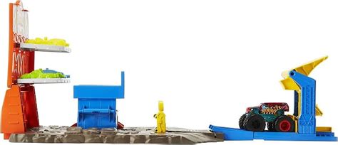 Hot Wheels Monster Trucks Demolka Na Stacji Pojazd Hfb Sklep Z Zabawkami Kimland