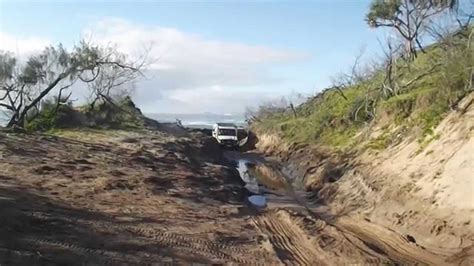 Landcruiser At Ngkala Rocks Fraser Island Youtube