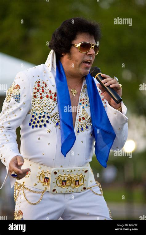 Elvis impersonator hi-res stock photography and images - Alamy