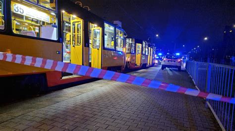 Warszawa Tramwaj Potr Ci Pieszego Na Broniewskiego Tvn Warszawa