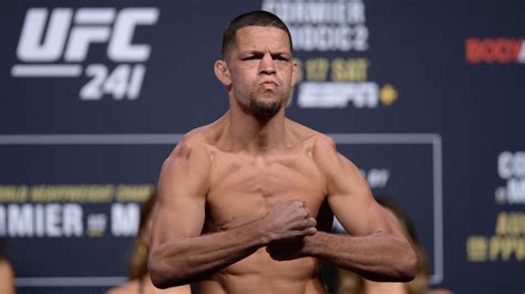 Nate Diaz s en prend à Jon Jones et sous entend qu il est dopé Arts