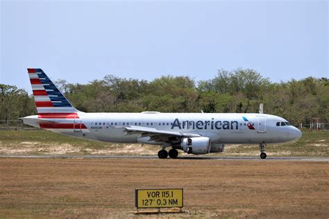 American Airlines A319 American Airlines A319 214 N105UW Flickr