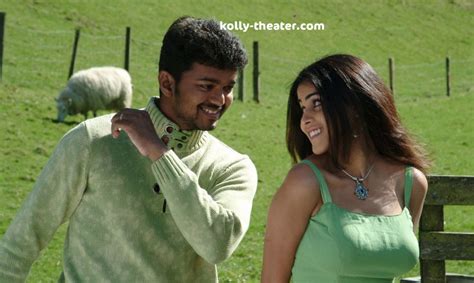 Vijay's Velayudham gets Pair @WaveDreamz