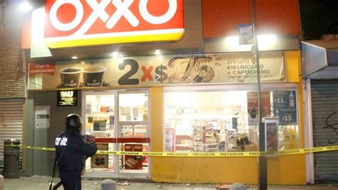 Hombre Enloquecido Toma Rehenes En Un Oxxo Y Amenaza Con Suicidarse En