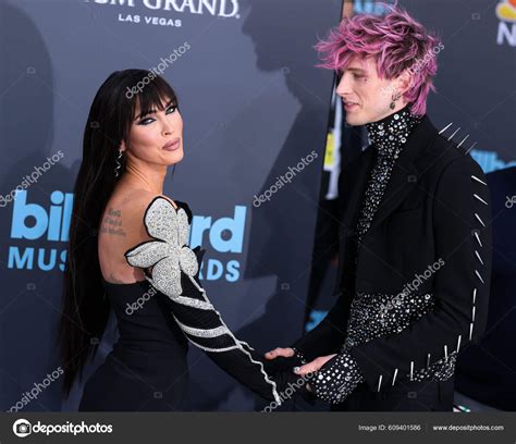 American Actress Megan Fox Boyfriend American Rapper Machine Gun Kelly