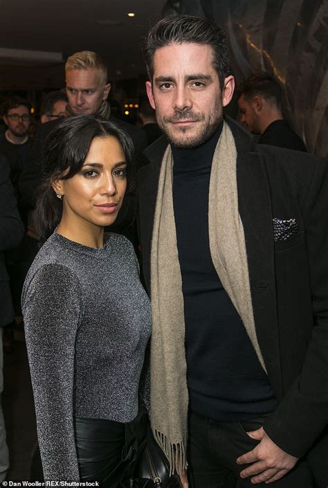 Emmerdales Fiona Wade Announces Her Engagement To Simon Cotton Daily