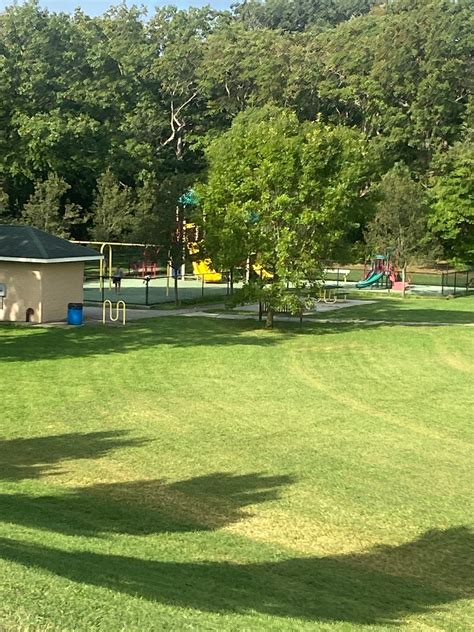 Sunshine Acres Park, Townline Road, Commack, NY - MapQuest