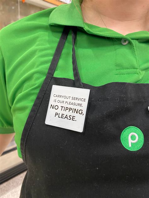 Average pay at Publix is $9.59 an hour, if you get tipped you have to