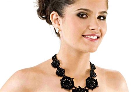 Черное колье с бисером