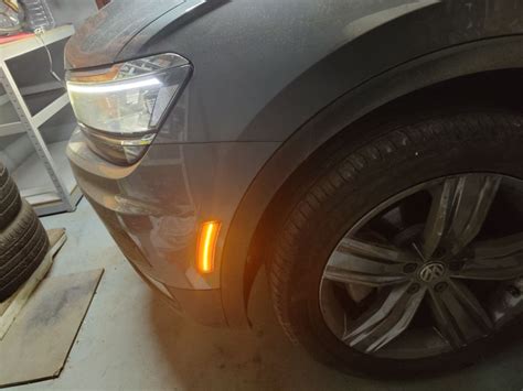 Черный боковой габарит — Volkswagen Tiguan Allspace, 2 л, 2020 года ...