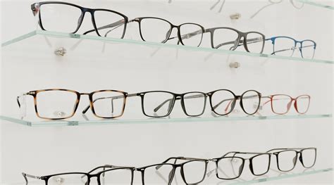 Choosing Glasses for Heart-Shaped Faces: A Comprehensive Guide | Anrri