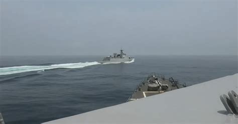 Chinese Warship LUYANG III DDG 132 Nearly Collides With US Destroyer