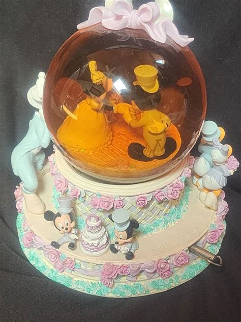 MICKEY MINNIE BRIDE GROOM MUSICAL WEDDING MARCH SNOW GLOBE GREAT