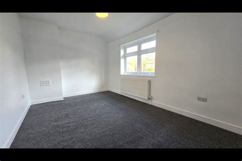 Bromley 2 Bed Terraced House Downham Way Br1 To Rent Now For £