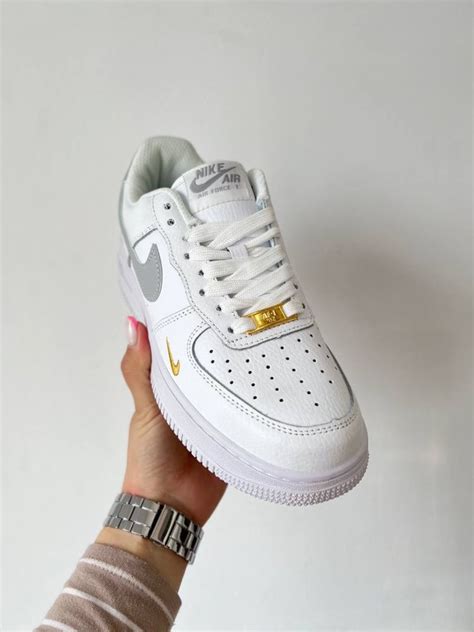 Nike Air Force 1 Low White/Grey/Gold, белые форсы: 1 200 грн ...