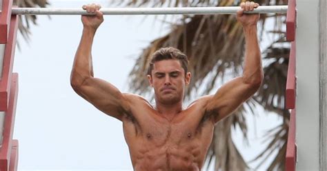 Zac Efron Dévoile Son Impressionnante Musculature Lors Dune Scène Torse Nu Pour Le Film