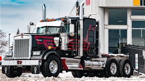 2022 Kenworth W900