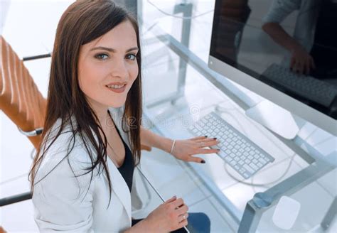 Woman Assistant Working On The Computer Stock Image Image Of Lady People 258050577