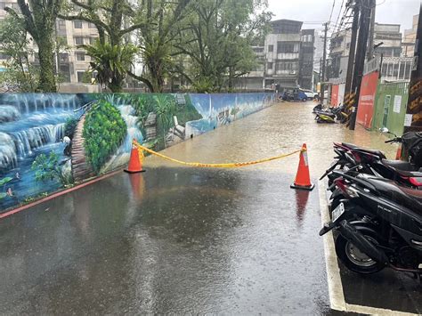 暴雨襲擊北台 汐止道路積水已退恢復通行 鏡週刊 Mirror Media