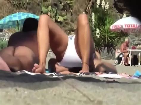 Hottie With Lovely Ass By The Beach