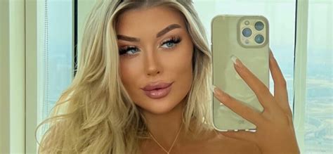 10 Hot Sexy Eve Gale Bikini Pics