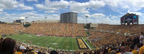 Kinnick Stadium Facts Figures Pictures And More Of The Iowa State