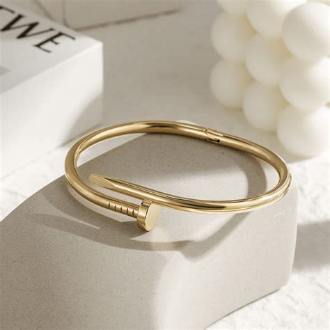 screw nail bangle