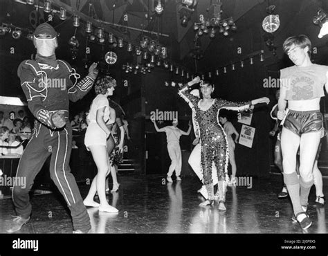 1980s Disco Dancing Black And White Stock Photos And Images Alamy