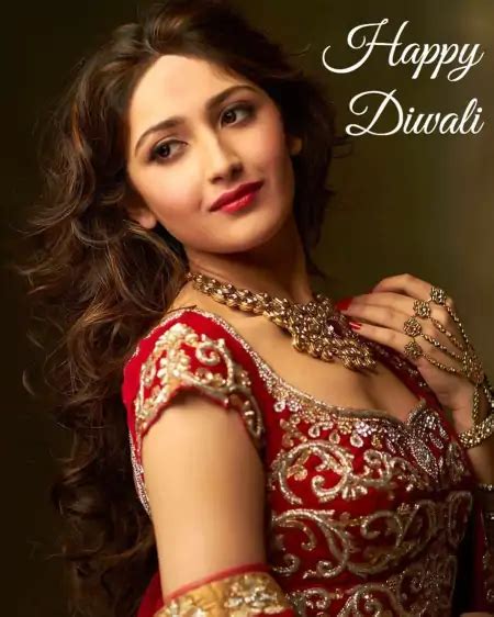 Sayyeshaa Saigal Top 15 Hot Pics And Photo