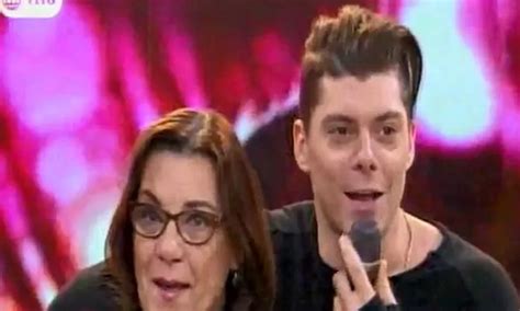 Ignacio Balad N Se Conmovi Con Sorpresa De Su Madre Por Su Cumplea Os