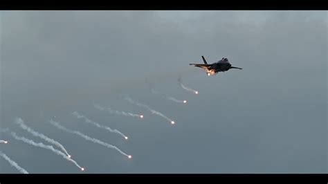 Awesome F 35a Performance W Flares Youtube