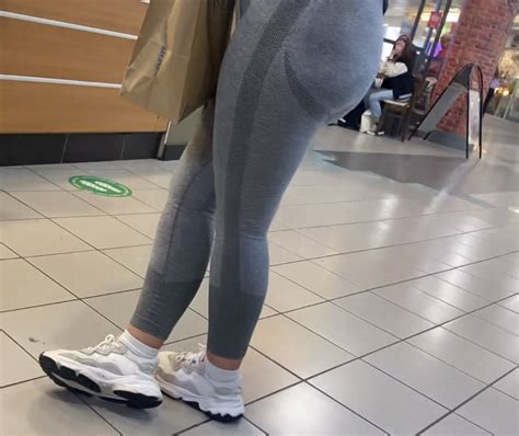 Big Ass College Girl In Leggings Spandex Leggings Yoga Pants Forum